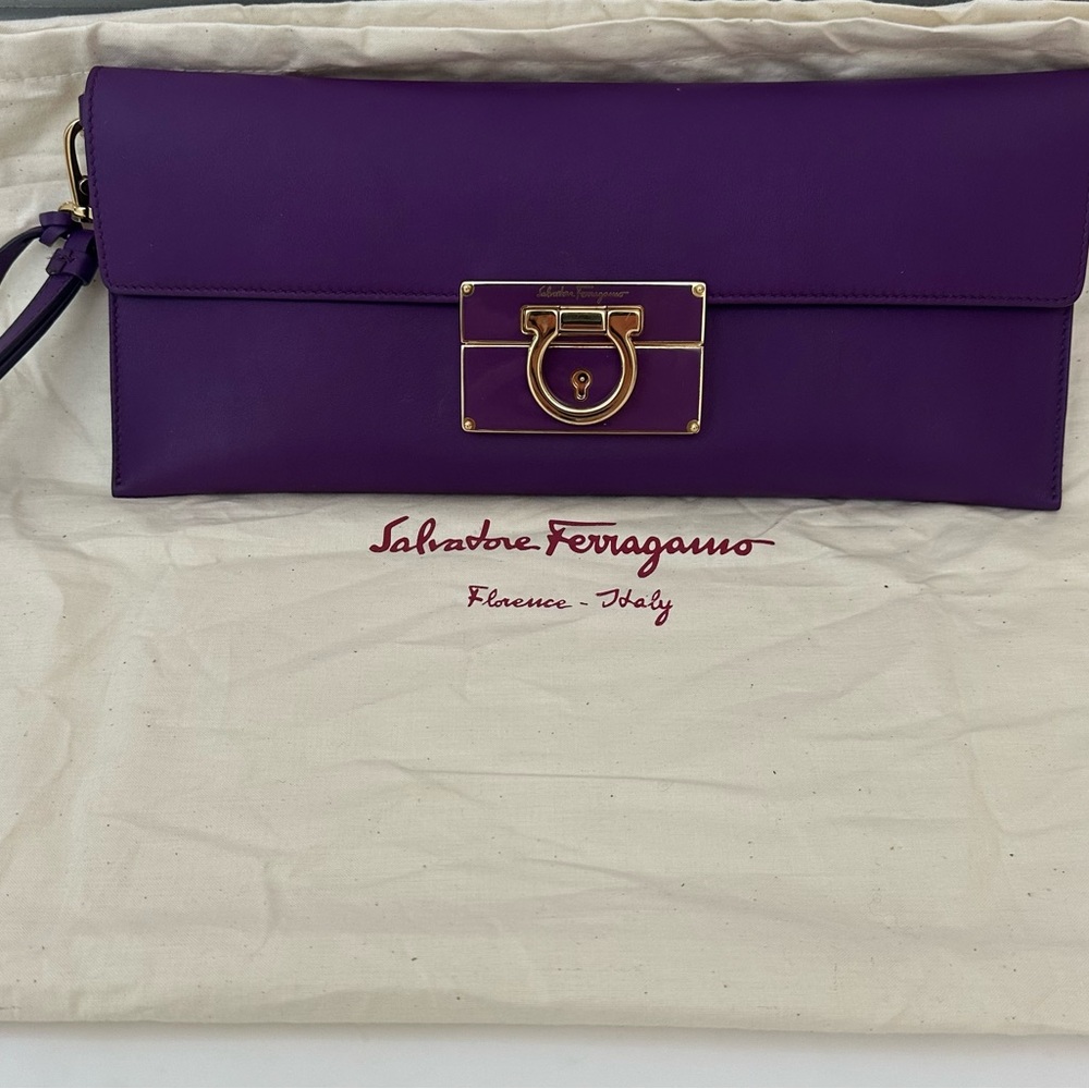 Ferragamo afef clutch